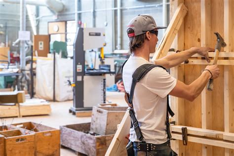 how long is trade school for carpentry: Delving into the Nuances of Carpentry Education and Career Paths